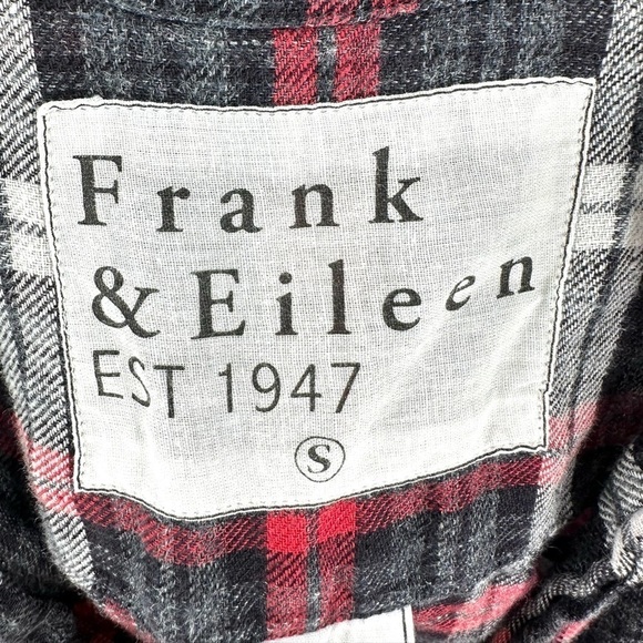 Frank & Eileen Barry Shirt Womens Sz Small 100% Linen Plaid Print Button Up Top - Picture 4 of 10